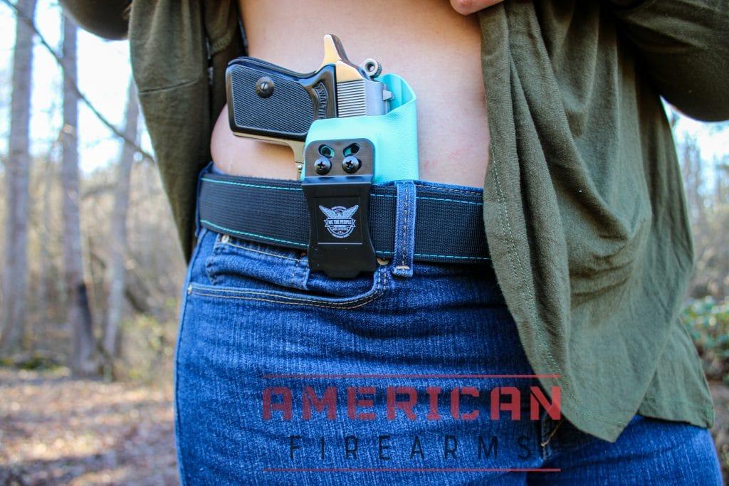 The clip held reliably with my 1.5" belt.