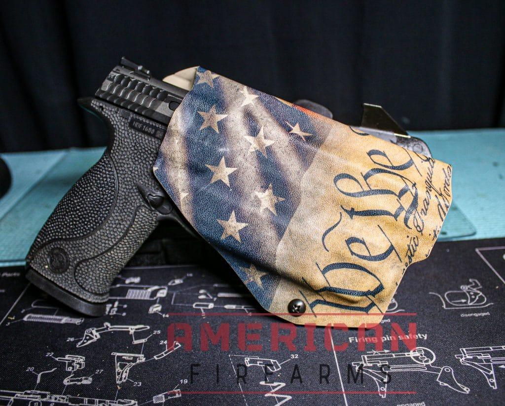 The WTP Shield holster fits the S&W M&P M2.0 4.25" or M2.0 4" Compact 9/40 with Streamlight TLR-7/7A Light. The rib atop the holster is designed to accomodate suppressor-height sights.