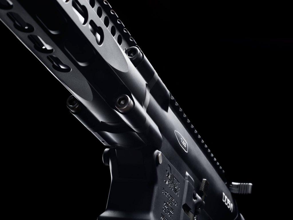 DD5V1 note four lug rail connection