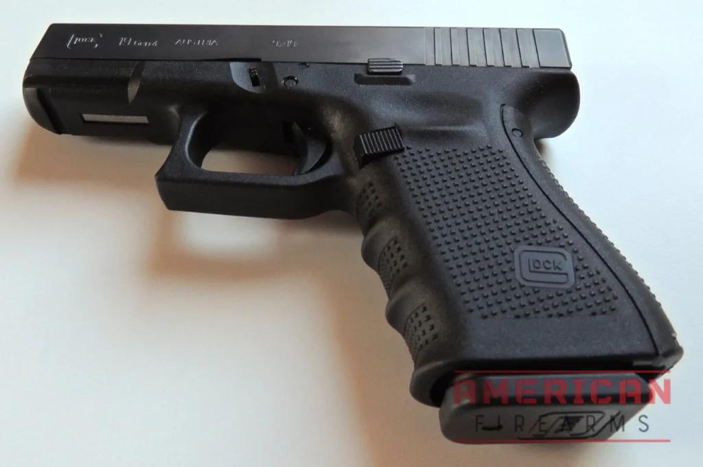 The Gen2-4 Glock 19 grip includes finger grooves, which were done away with on the Gen5 iteration.