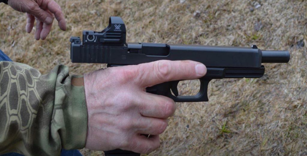 The 6-inch barrel on the G40 gives it solid accuracy over distance & real stopping power.