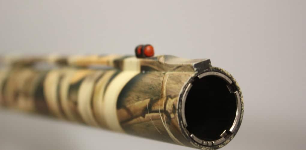 A flush-fit choke tube does not extend beyond the muzzle. The three notches -- or what Beretta calls "serrations" -- indicate a Modified choke constriction.