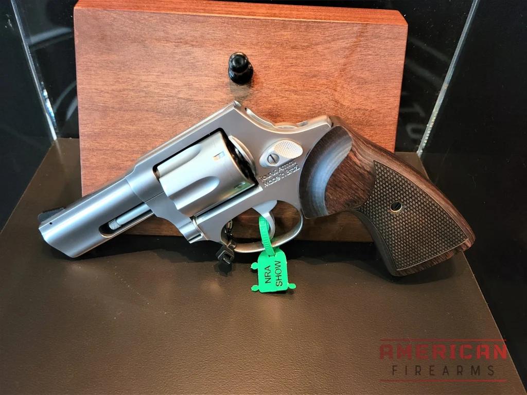 856 Executive Grade revolver (1)
