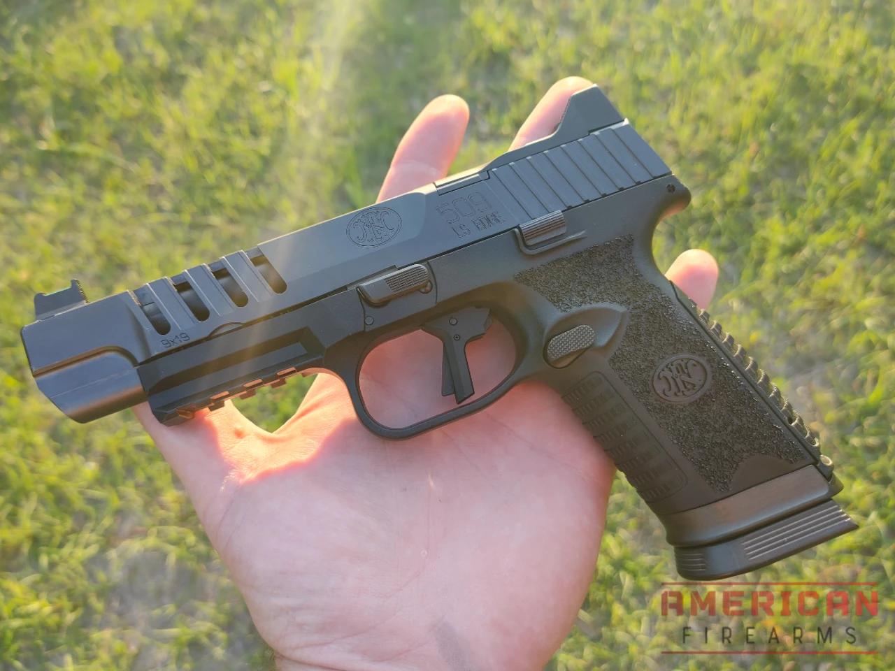 The FN 509 LS Edge is on the larger end of the 509 spectrum, but is shockingly easy to handle.