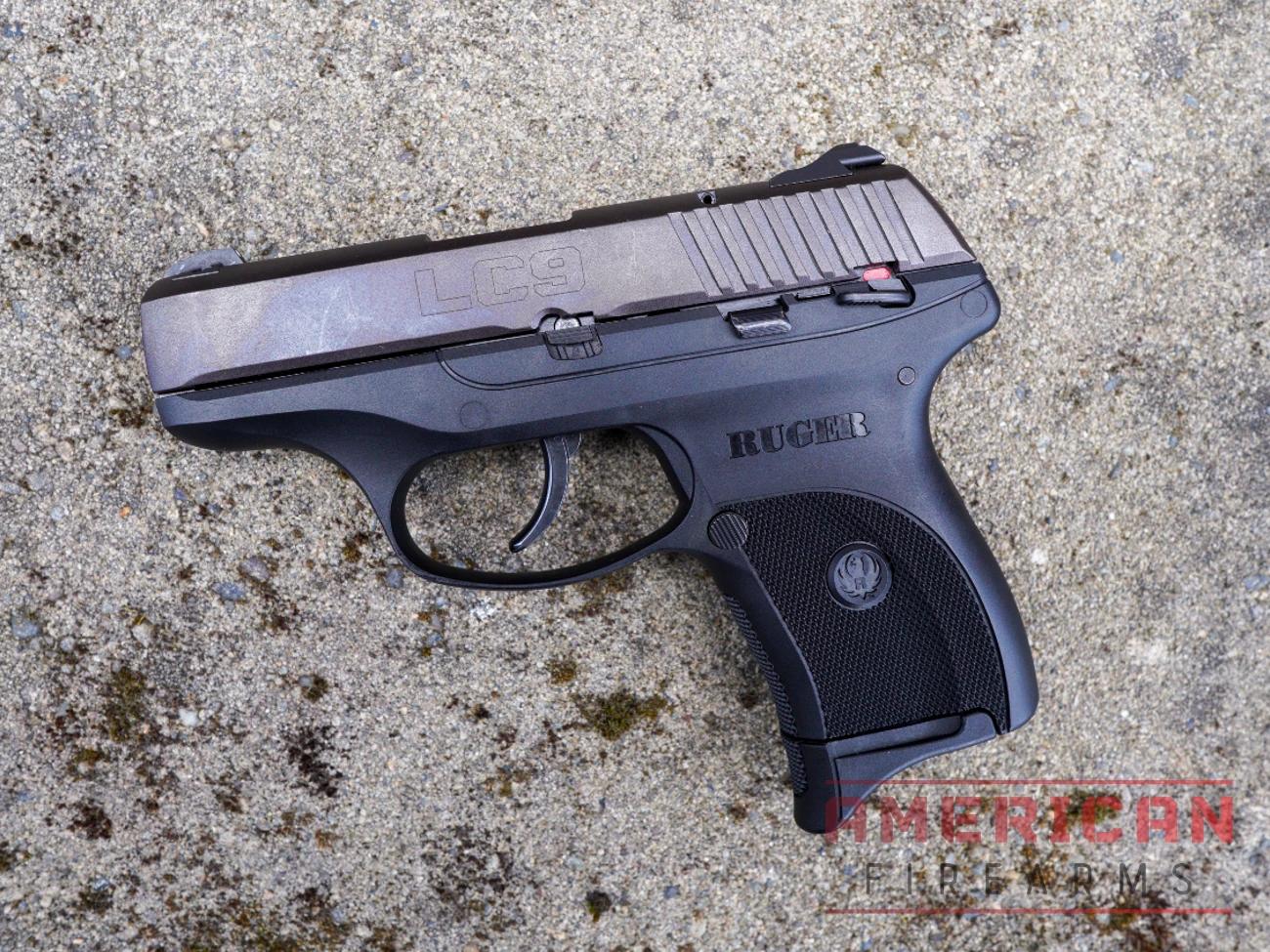 The LC9 isn't bad looking -- the edges are smooth and rounded, and it feels good in the hands. This also makes it more comfortable for concealed carry,